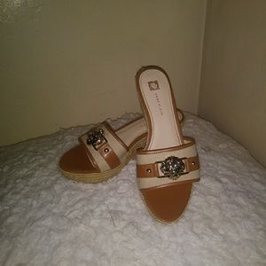 Anne Klein clogs